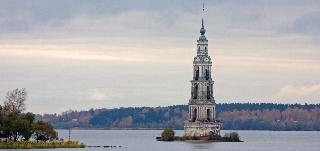 bell_tower_of_saint_nicholas_church_kalyazin.jpg